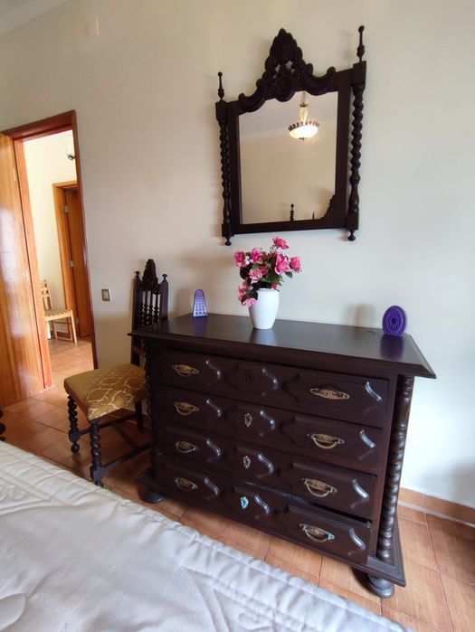 Mobília de quarto antigo completo