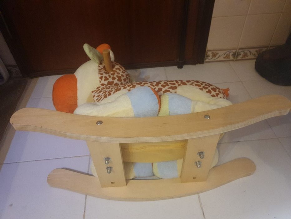 Girafinha baloiço muito fofinha completamente nova