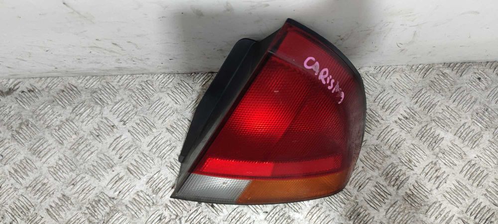 Mitsubishi Carisma I Lampa Prawa Tylna Prawy Tył PT