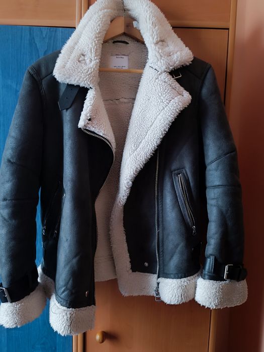 Kultowa kurtka pilotka Aviatorka marki Bershka