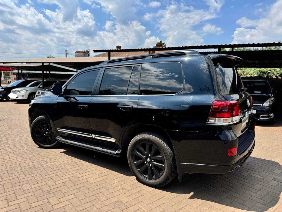 Toyota Land Cruiser 200