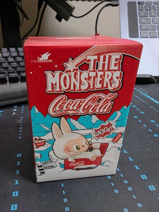 Oryginalne Pop Mart Monster Coca-cola  blindbox labudu  prezent swieta