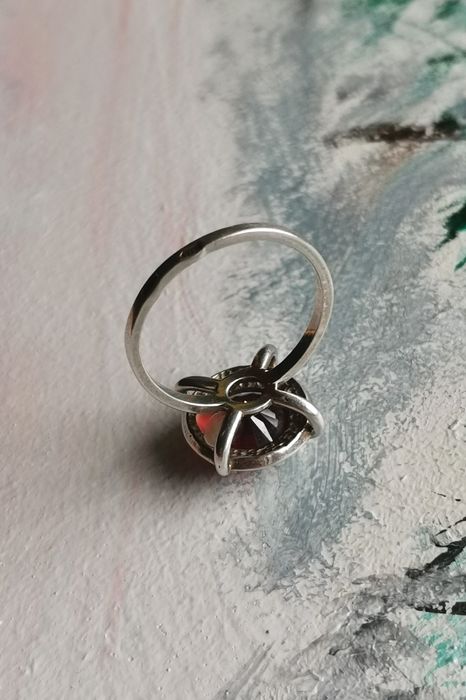 Серебряное кольцо серебро 925 красный камень винтаж