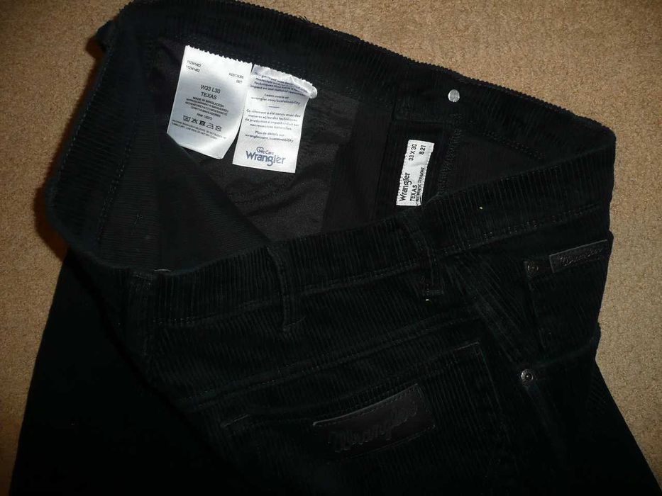 Spodnie sztruksowe WRANGLER W33/L29=44,5/93cm czarne