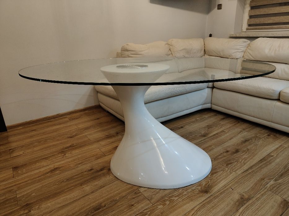 Stół szklany do jadalni salonu owalny