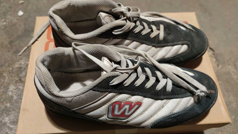 Halówki sportowe 43