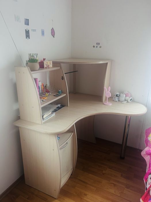 Компʼютерний стіл, письмовий стіл