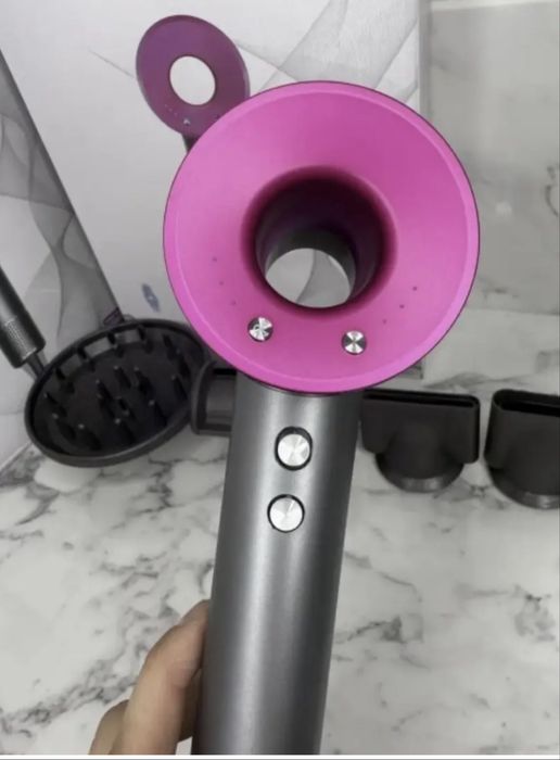 Продам фен Dyson