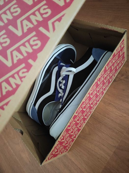 Tênis Vans em tons de azuis