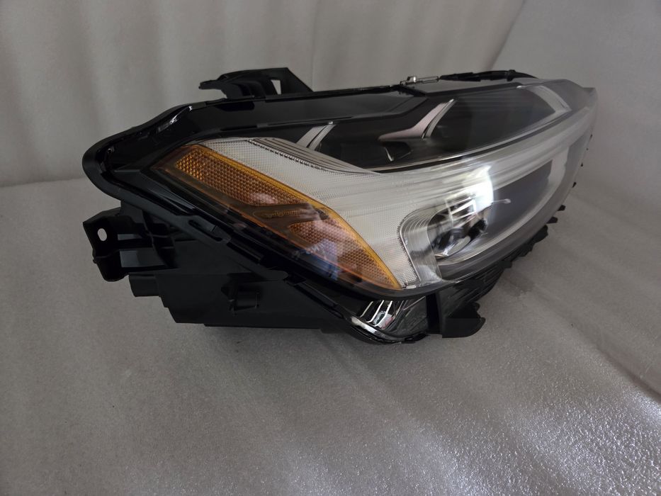 Фара права Volvo XC60 2018-2022 Full Led USA
