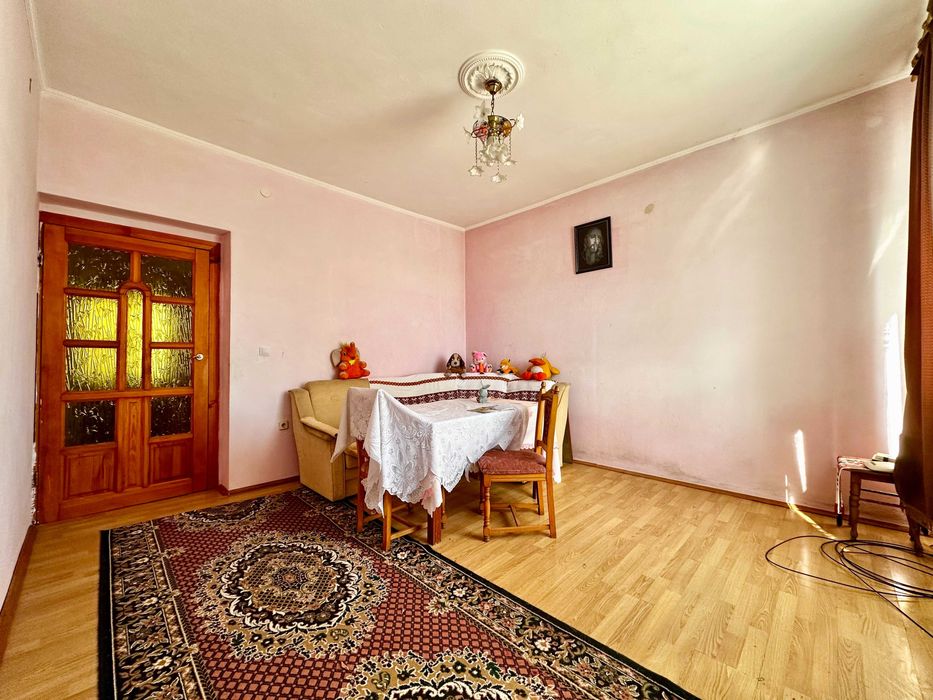 Продається просторий цегляний будинок поруч з м.Дрогобич