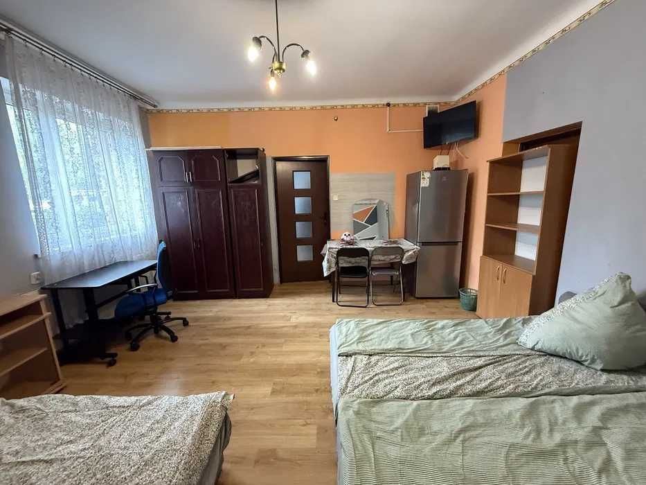 Здам підселення в кімнату Київ метро Лівобережна гуртожиток 1500 грн
