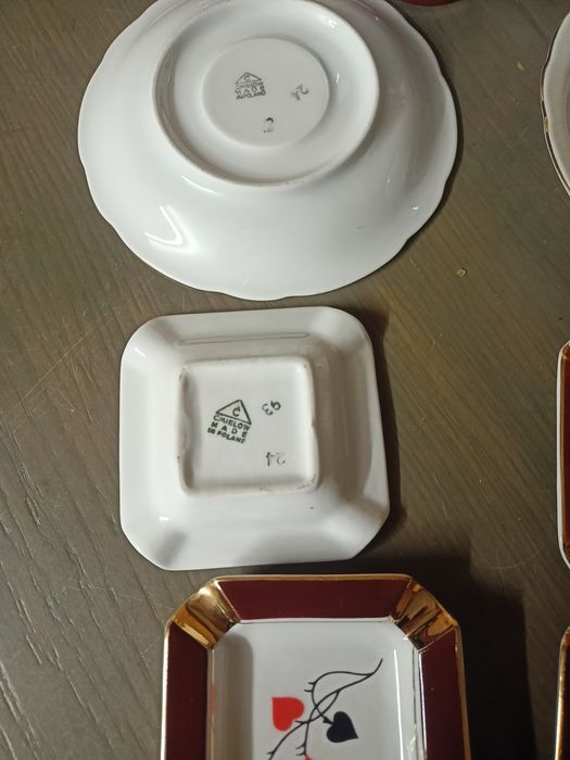 Porcelanowy komplet do kawy z serii brydż Ćmielów