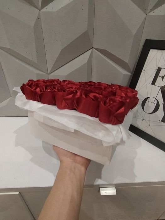 Sprzedam wieczny bukiet w kształcie serca