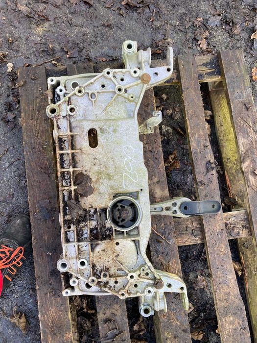 Ława silnika skoda octavia 2 04-08 1,9 tdi 1k019--9369g golf 5 6 leon