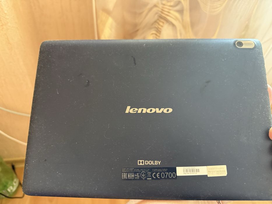 Планшет Lenovo Леново працює.