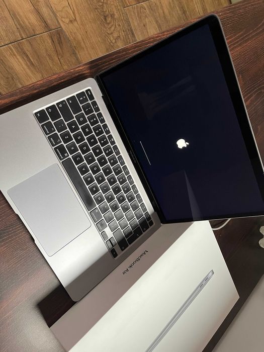 MacBook Air 512 GB SSD intel core i5 1.1 GHz 8 GB RAM 2020