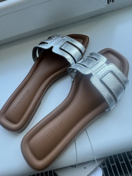 Шльопанці  primark