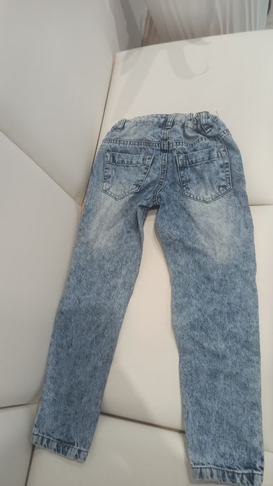 Spodnie jeansy na dziewczynkę