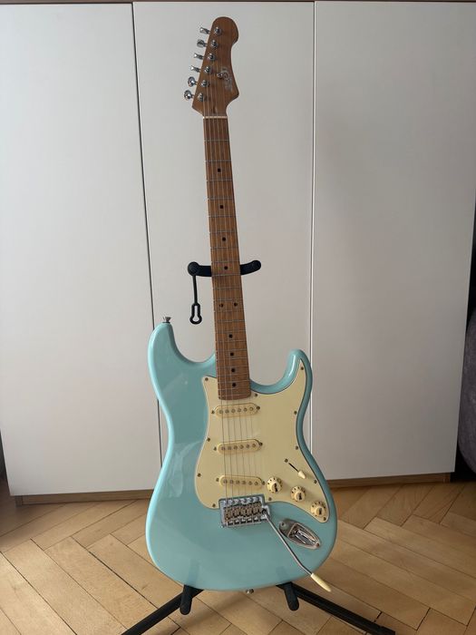 Gitara elektryczna JET Guitars JS-300 BL SSS