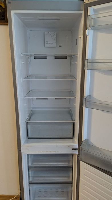 Продам холодильник Vestfrost