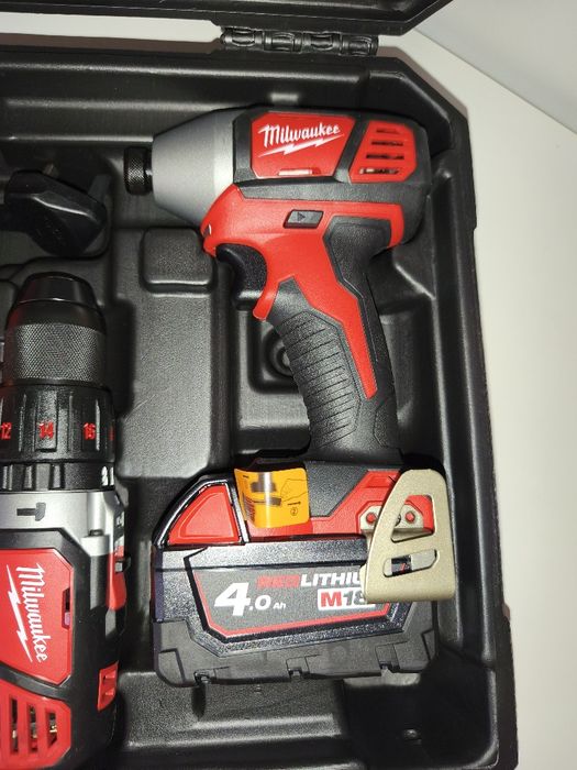 Milwaukee M18 BPP2Q-402C 18V 2 x 4.0Ah Li-Ion  wkrętarka + zakrętarka