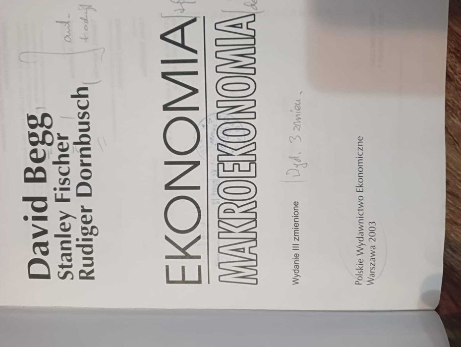 Mikroekonomia oraz Makroekonomia_David Begg_stan bardzo dobry
