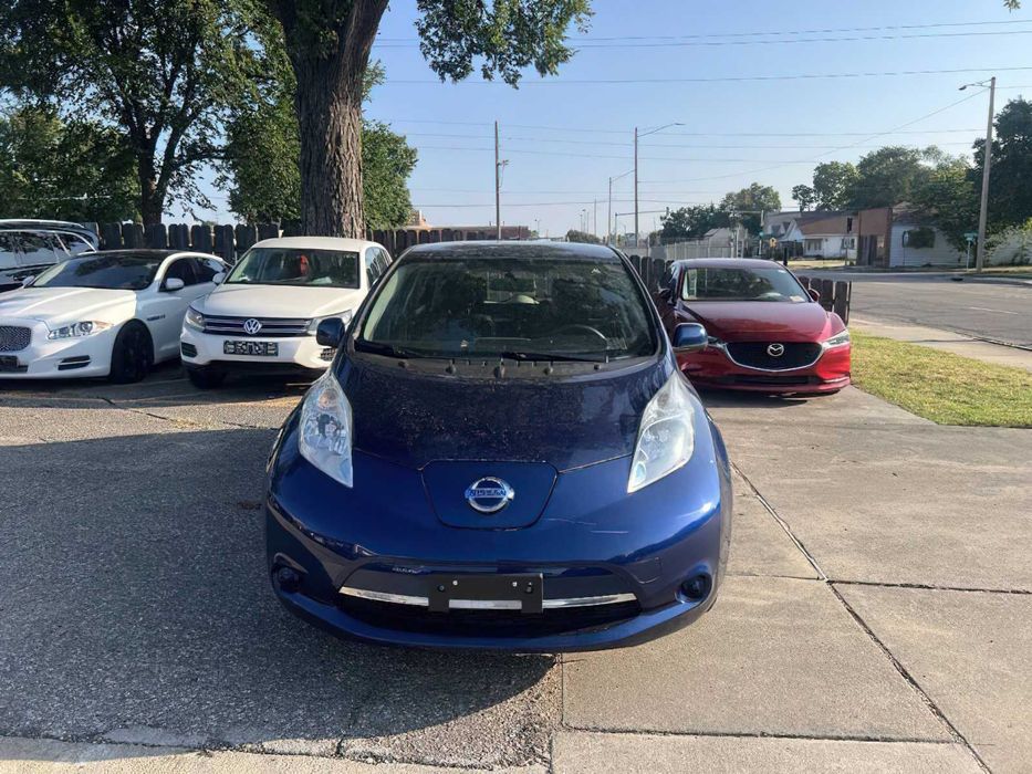 Nissan LEAF SL      2017