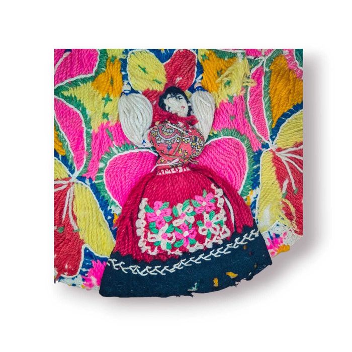 Bolsa Mão Artesanal Boneca Bordada