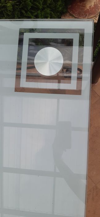 Скляний кухонний стіл