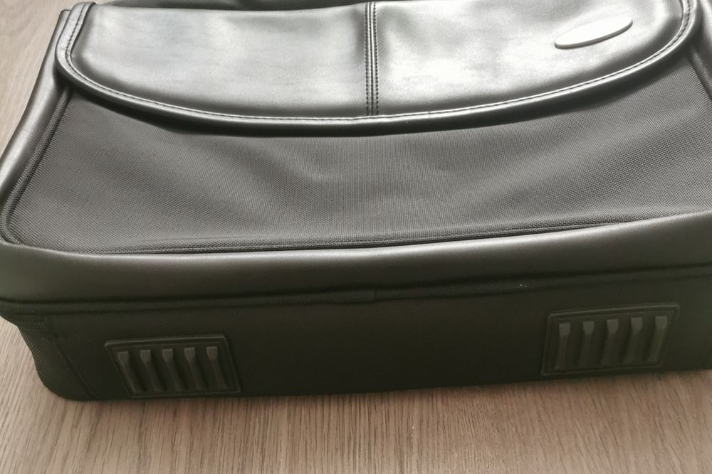 Mala computador preta