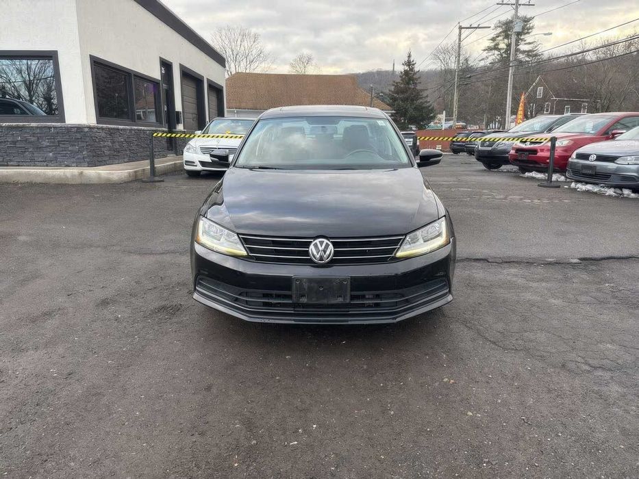 Volkswagen Jetta Sport      2016