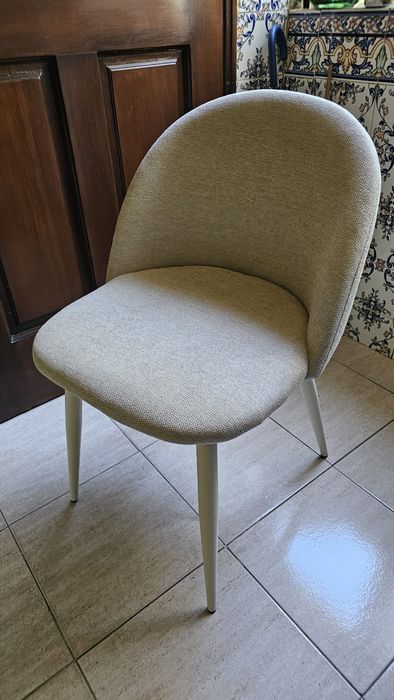 Quatro cadeiras da marca Sklum Kana