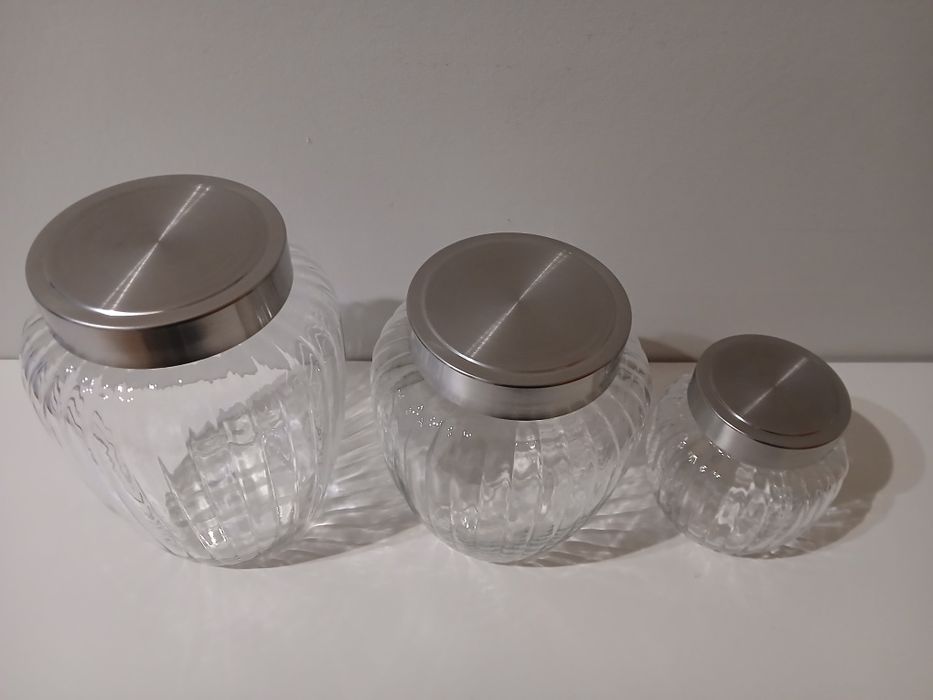 Frascos de vidro funcionais e decorativos