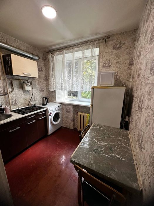 Сдам 2-комнатную квартиру в центре, ул. Криворожская