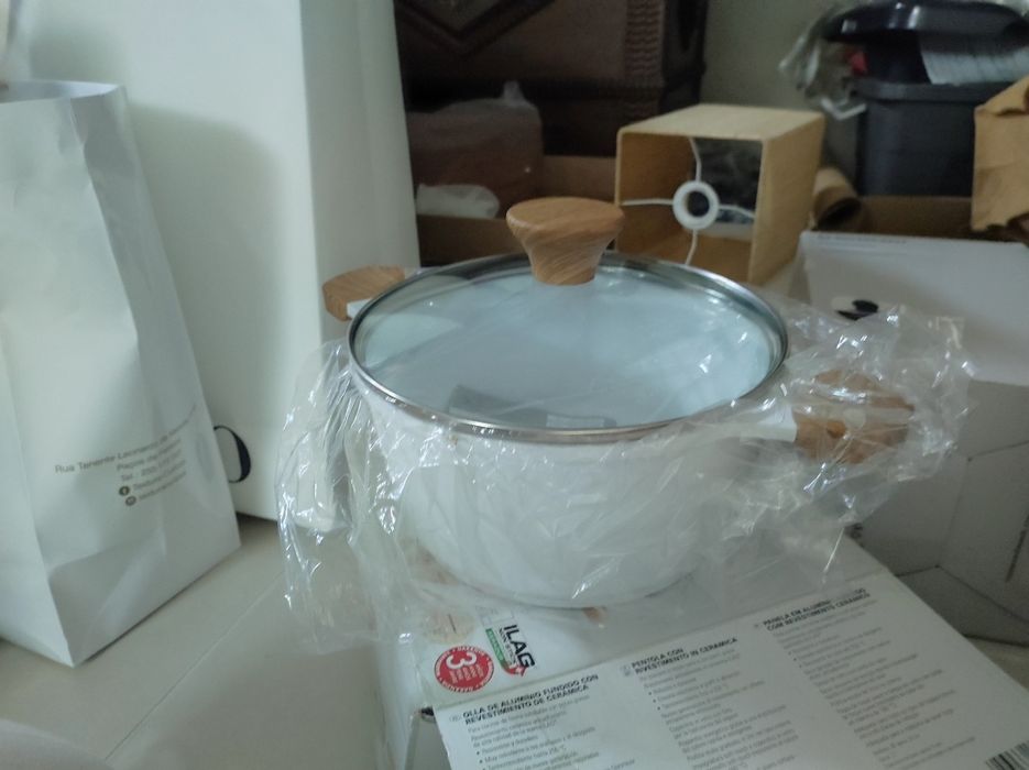 Tachos aluminio com revestimento cerâmico brancos