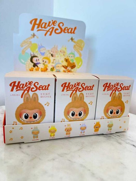 Mini Figura Labubu Have A Seat