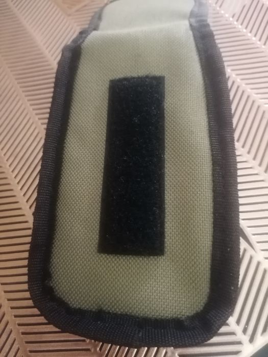 Etui koloru oliwkowego