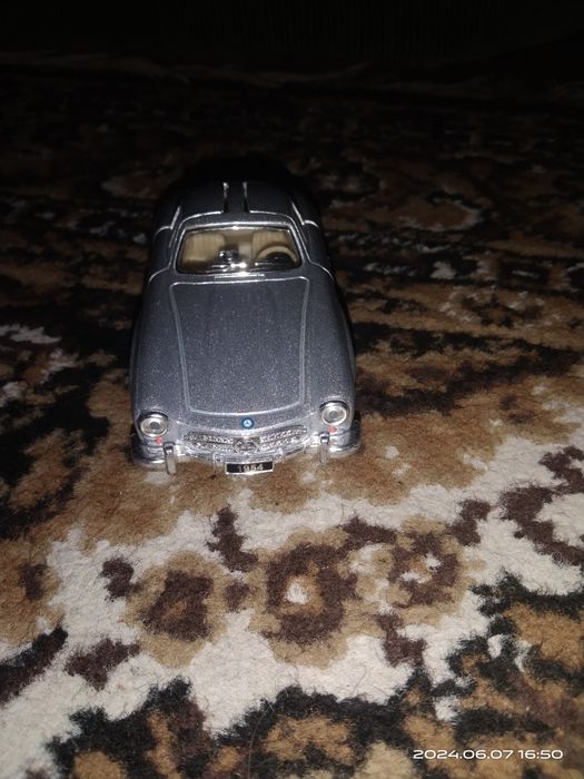 Металева машина Mercedec