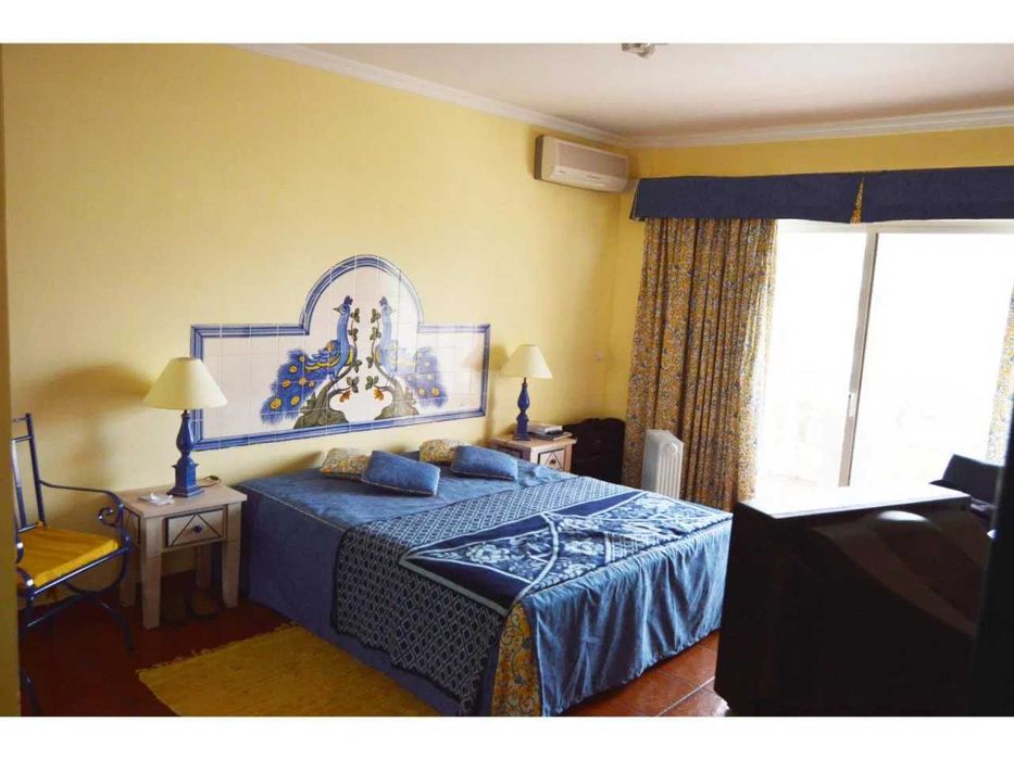 T3 c/AC em condomínio com piscina