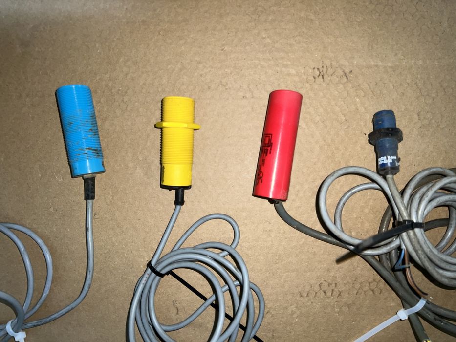 Czujniki indukcyjne dotykowe do podajnikow / stacji paszowych delaval