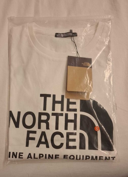 T-shirt North Face tshirt nova
