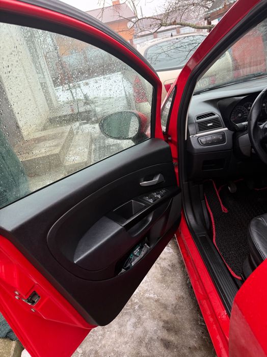 Машина Fiat Punto