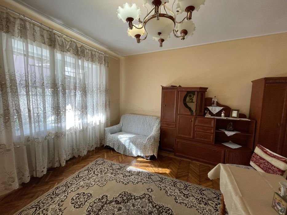 Оренда будинку неподалік центру міста