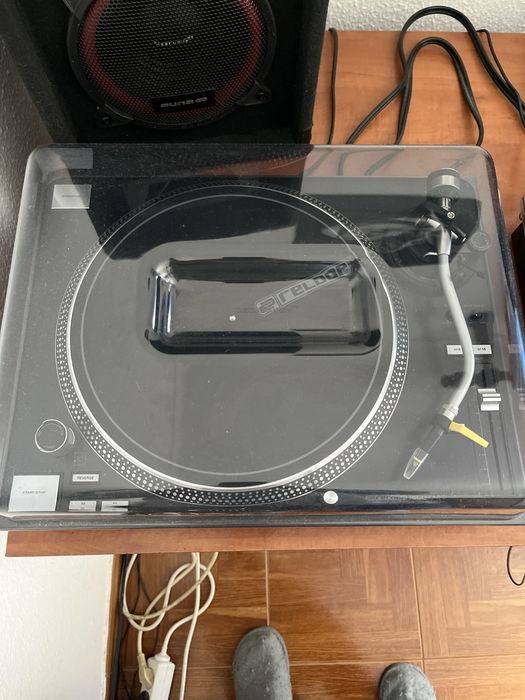 Reloop RP 7000 MKII, Allen & Heath Xone 23C, Sennheiser HD-25, Ortofon Concorde Club MKII System, Native Instruments Audio 8 Sound Card