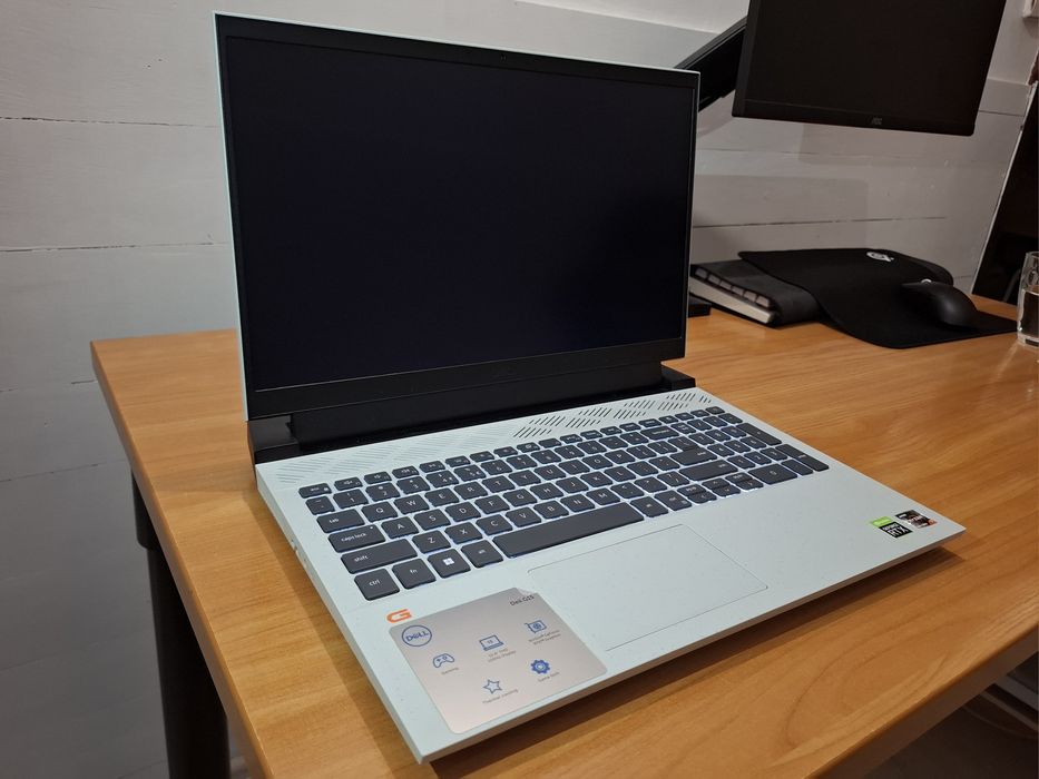 Laptop Gaimingowy Dell G15 5525