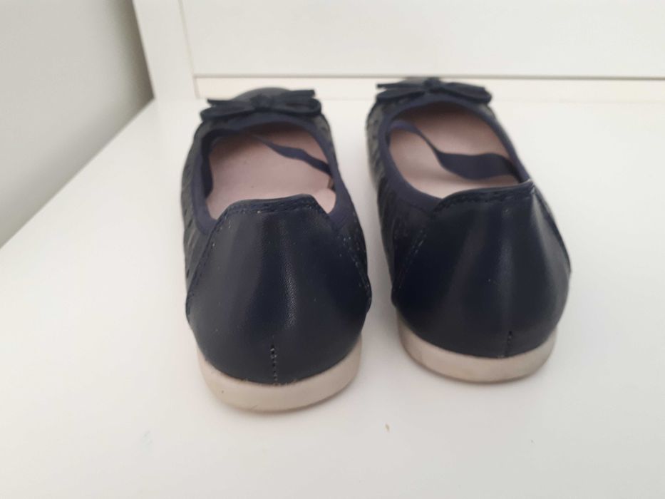 Sapatos em pele menina