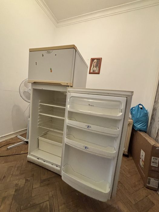 Frigorifico, gela bem, para retirar em moscavide, 35€