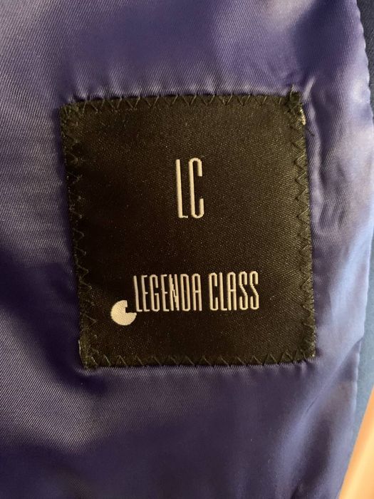 Продам чоловічий класичний костюм.