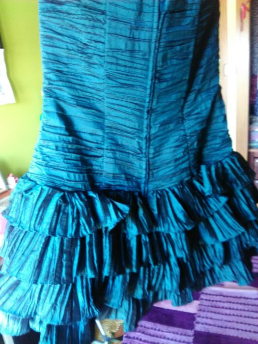 Vestido cerimónia verde azulado com detalhe flor